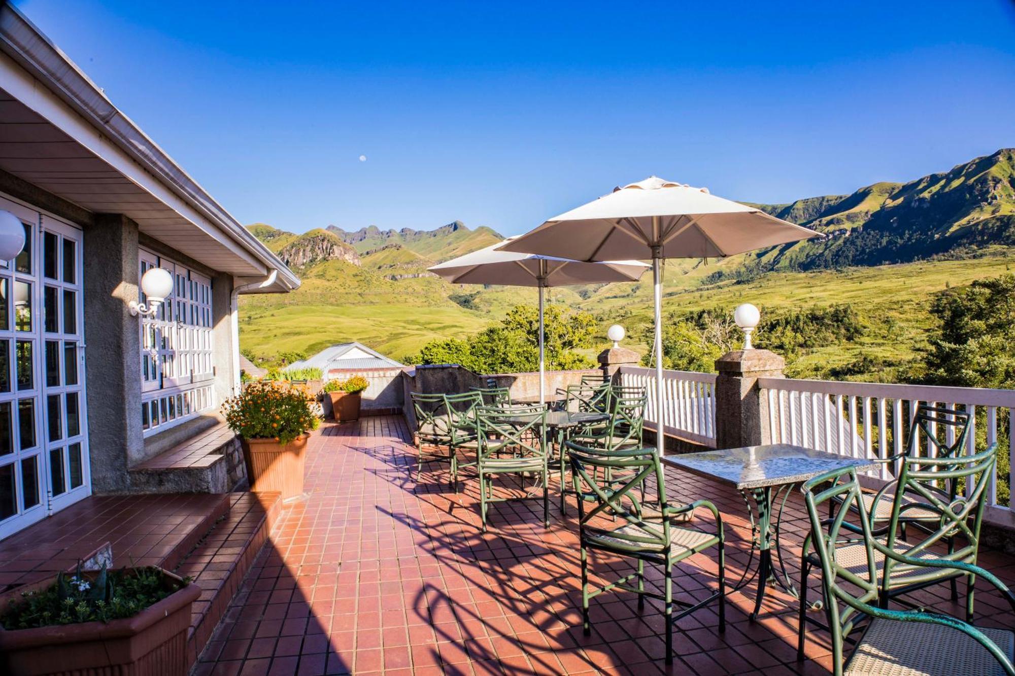 Cathedral Peak Hotel Winterton Exteriér fotografie