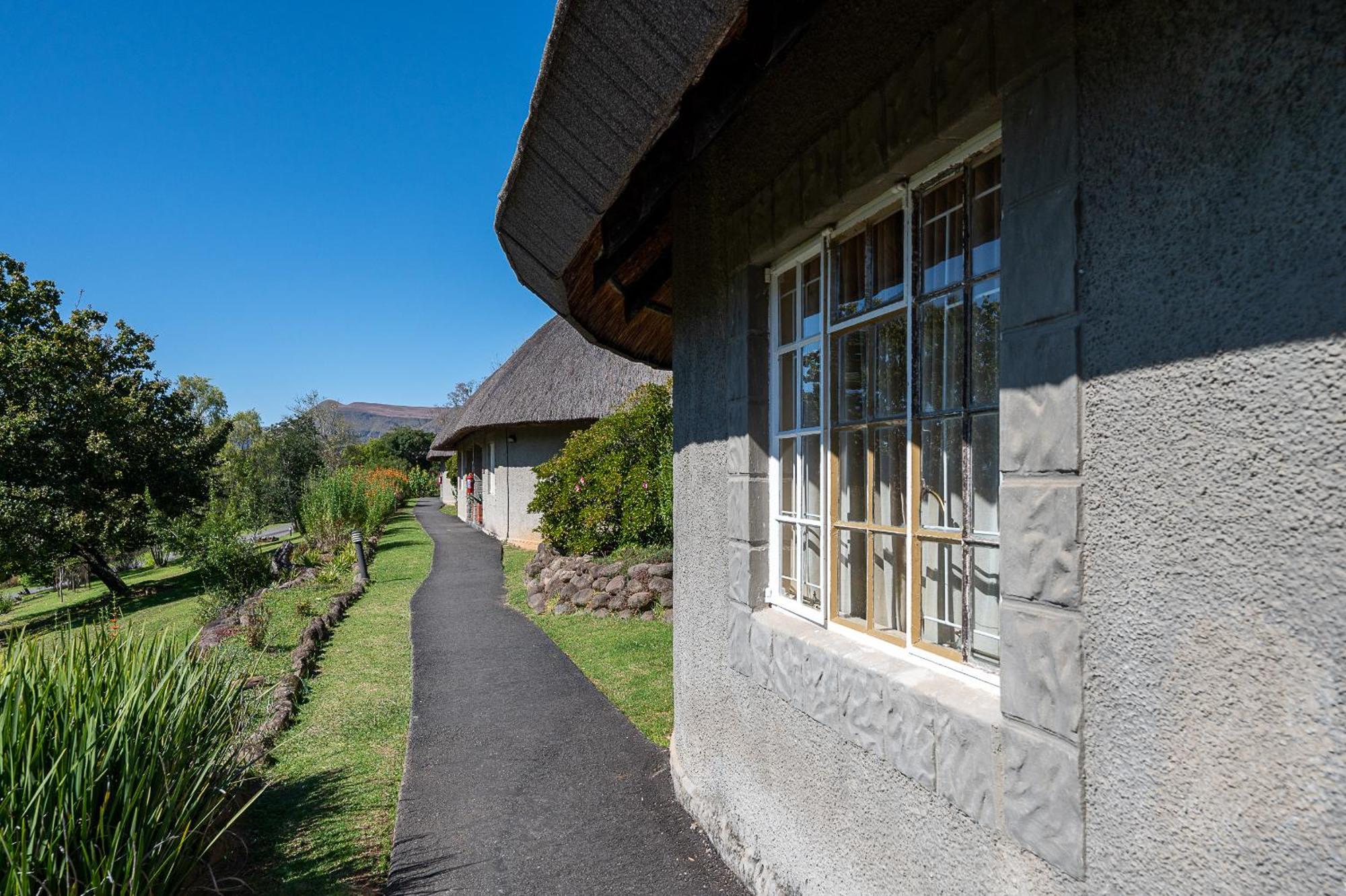 Cathedral Peak Hotel Winterton Exteriér fotografie